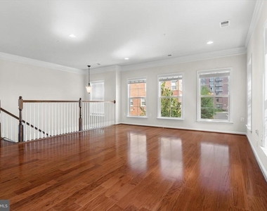 3073 Rittenhouse Circle - Photo Thumbnail 3