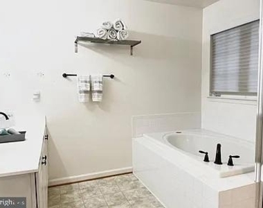 8272 Jake Place - Photo Thumbnail 19