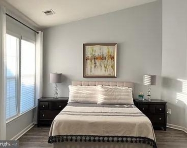 8272 Jake Place - Photo Thumbnail 12