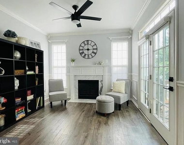 8272 Jake Place - Photo Thumbnail 16