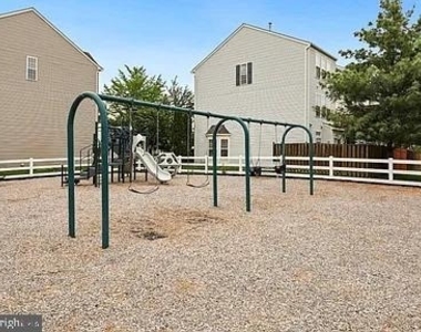 8272 Jake Place - Photo Thumbnail 21