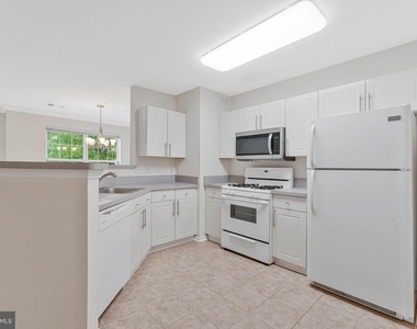 4529 Superior Square - Photo Thumbnail 9