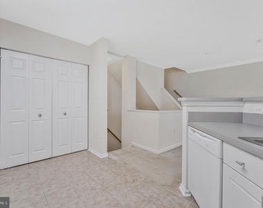 4529 Superior Square - Photo Thumbnail 13