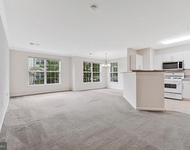 4529 Superior Square - Photo Thumbnail 3