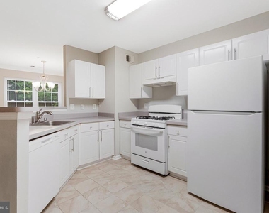 12747 Fair Briar Lane - Photo Thumbnail 9
