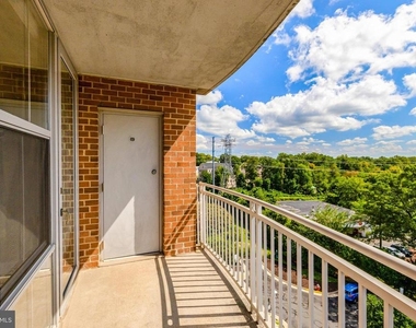 11800 Sunset Hills Road - Photo Thumbnail 30