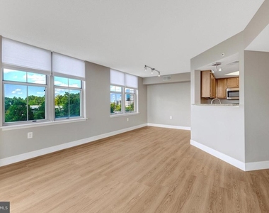 11800 Sunset Hills Road - Photo Thumbnail 13