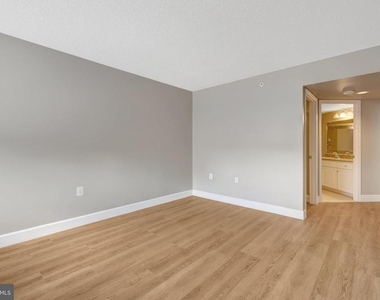 11800 Sunset Hills Road - Photo Thumbnail 25