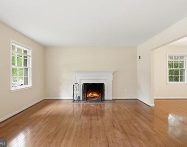 8621 Buckboard Drive - Photo Thumbnail 5