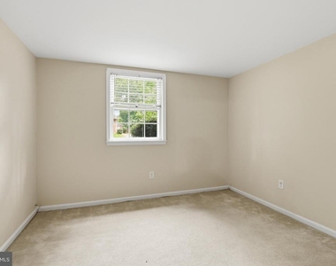 8621 Buckboard Drive - Photo Thumbnail 22