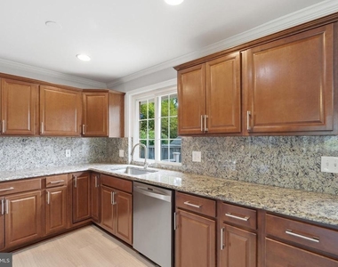 1719 Melbourne Drive - Photo Thumbnail 13