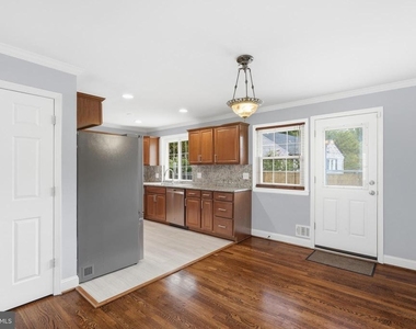 1719 Melbourne Drive - Photo Thumbnail 10