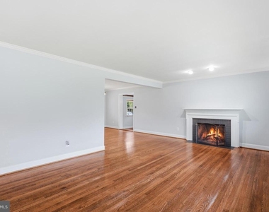 1719 Melbourne Drive - Photo Thumbnail 5