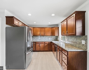 1719 Melbourne Drive - Photo Thumbnail 11