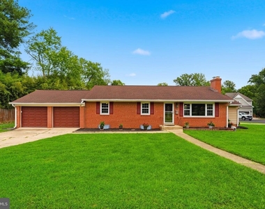 1719 Melbourne Drive - Photo Thumbnail 2