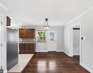 1719 Melbourne Drive - Photo Thumbnail 8