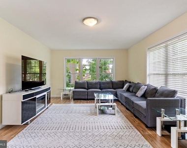 6703 Oak Drive - Photo Thumbnail 3