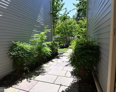 2220 Springwood Drive - Photo Thumbnail 70