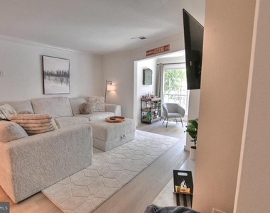 2220 Springwood Drive - Photo Thumbnail 18