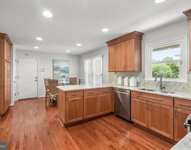 9428 Meadow Shire Lane - Photo Thumbnail 11