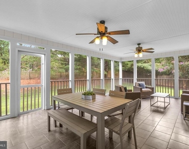9428 Meadow Shire Lane - Photo Thumbnail 3