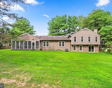 9428 Meadow Shire Lane - Photo Thumbnail 20