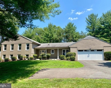 9428 Meadow Shire Lane - Photo Thumbnail 19