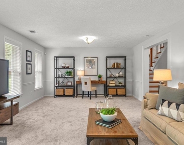 9428 Meadow Shire Lane - Photo Thumbnail 5