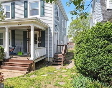803 Wolfe Street - Photo Thumbnail 2