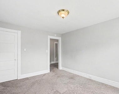 803 Wolfe Street - Photo Thumbnail 10