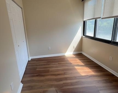 6301 Stevenson Avenue - Photo Thumbnail 15