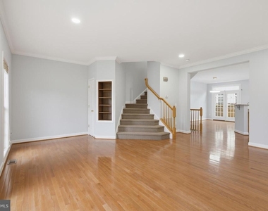 5822 Pearson Lane - Photo Thumbnail 10