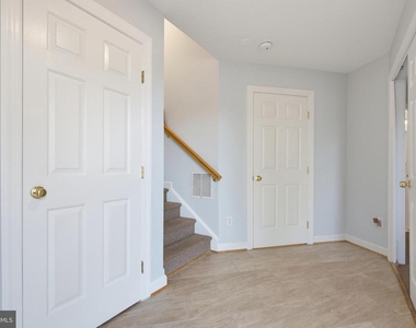 5822 Pearson Lane - Photo Thumbnail 2