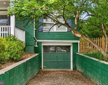 2227 N Lexington Street N - Photo Thumbnail 3