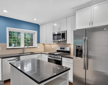 2227 N Lexington Street N - Photo Thumbnail 13