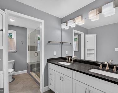 2227 N Lexington Street N - Photo Thumbnail 22