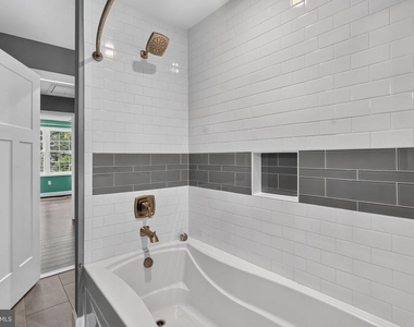 2227 N Lexington Street N - Photo Thumbnail 26
