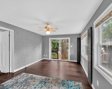 2227 N Lexington Street N - Photo Thumbnail 17