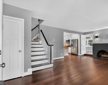 2227 N Lexington Street N - Photo Thumbnail 8