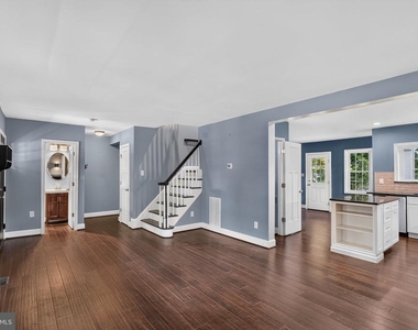 2227 N Lexington Street N - Photo Thumbnail 11