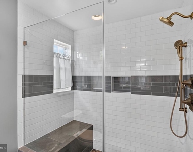 2227 N Lexington Street N - Photo Thumbnail 23