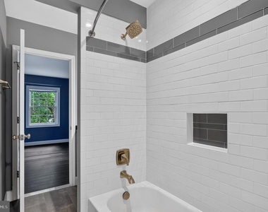 2227 N Lexington Street N - Photo Thumbnail 20