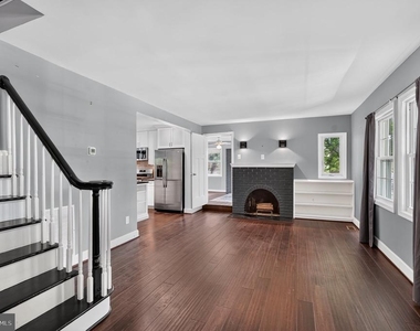 2227 N Lexington Street N - Photo Thumbnail 10