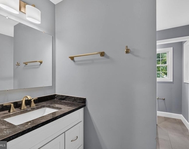 2227 N Lexington Street N - Photo Thumbnail 25