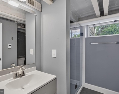2227 N Lexington Street N - Photo Thumbnail 31