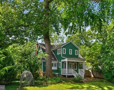 2227 N Lexington Street N - Photo Thumbnail 6