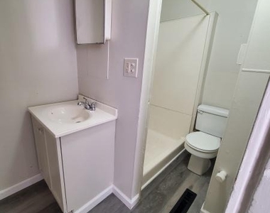 913 W College Avenue - Photo Thumbnail 4
