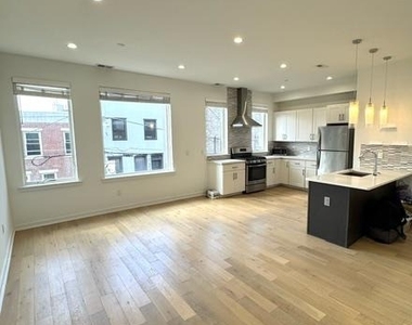 2137 E Firth Street - Photo Thumbnail 3