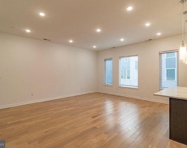 2137 E Firth Street - Photo Thumbnail 2