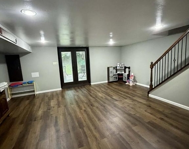 814 Kendrick Street - Photo Thumbnail 28